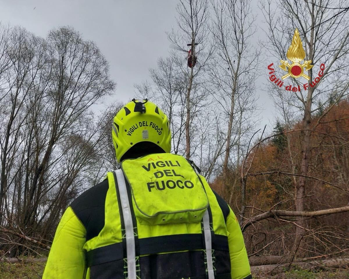 Due ragazzi recuperati dopo essere bloccati nel torrente a causa dell’innalzamento delle acque