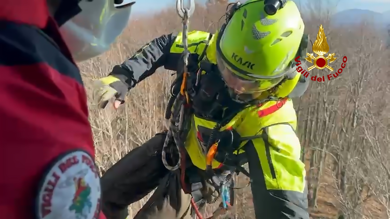 Elicottero precipitato, recuperati i corpi delle vittime