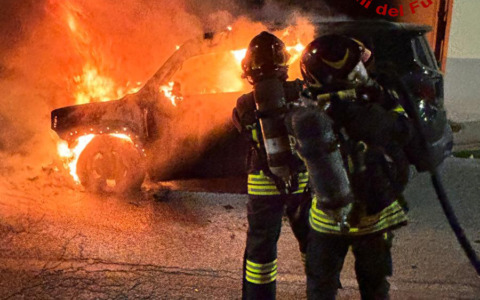 Incendio di un’auto a Terranuova Bracciolini