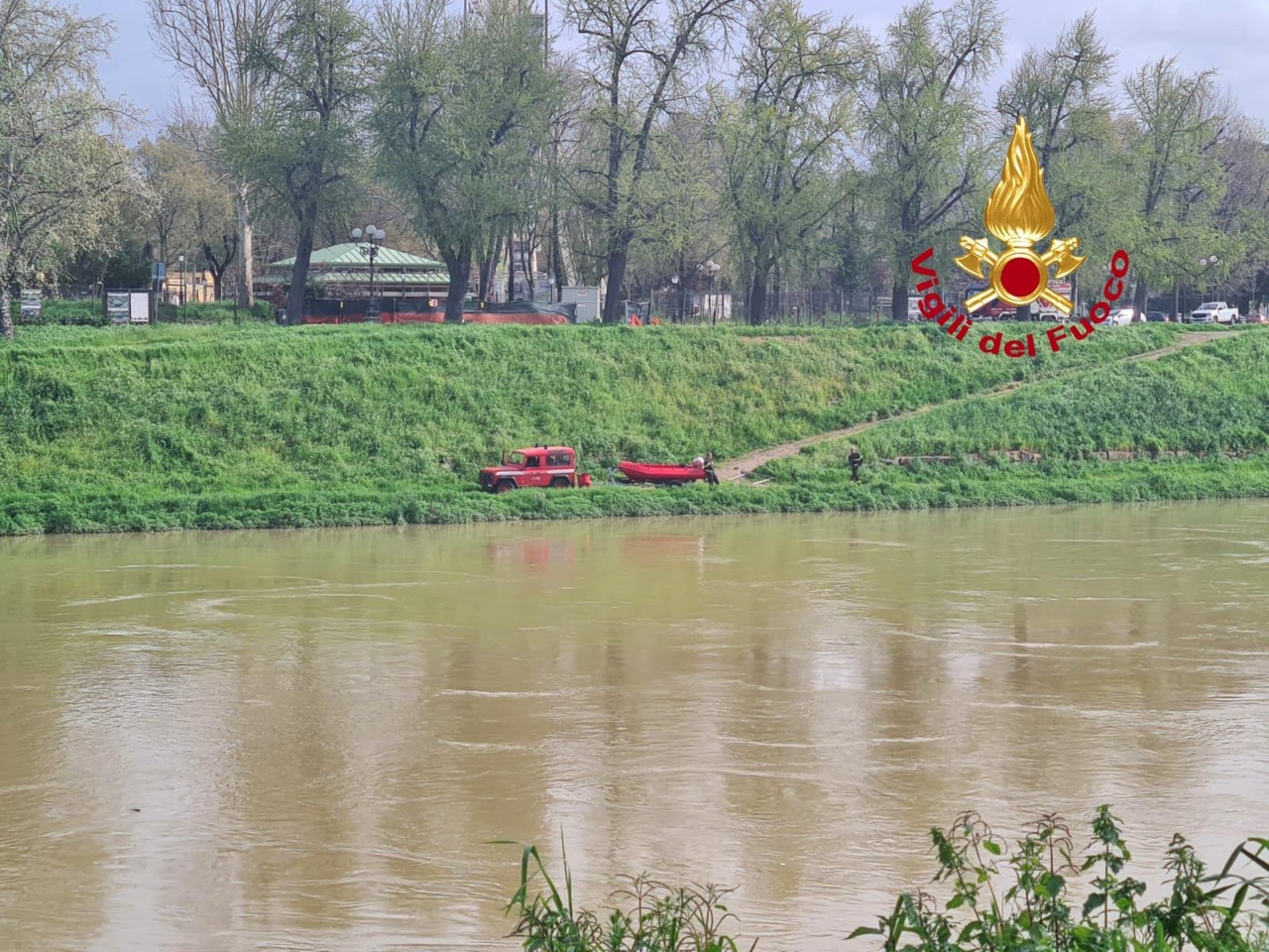 Tragedia evitata nel torrente: salvati due pescatori dai Vigili del Fuoco