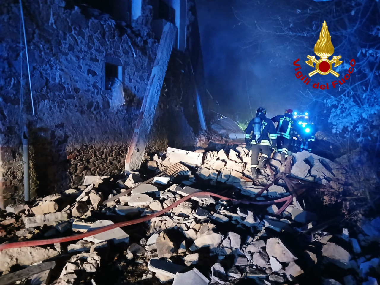 Esplosione a Arezzo: tre feriti, grave una donna di 70 anni