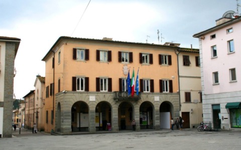 Restyling della facciata del palazzo comunale di Terranuova