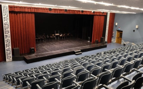 “Appena due”: danza e circo contemporaneo al Teatro Mecenate di Arezzo