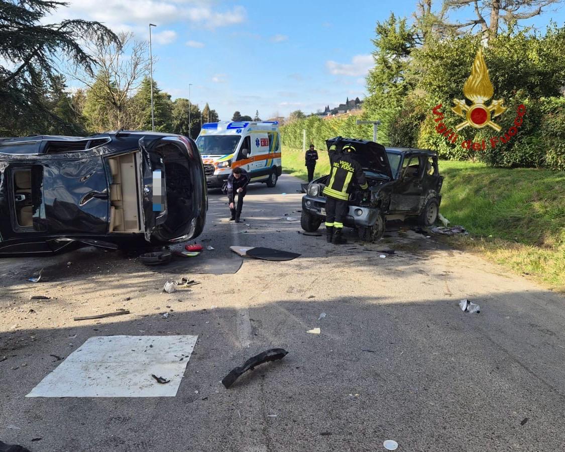 Incidente a Castiglion Fiorentino tra due auto