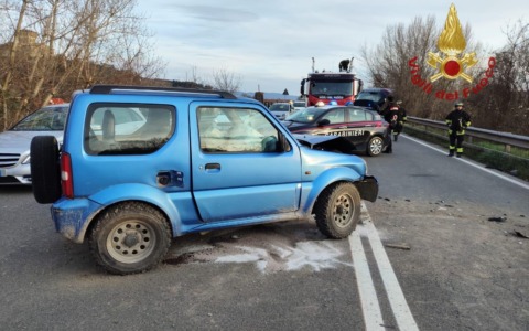 Scontro frontale sulla SR 71, coinvolte tre auto